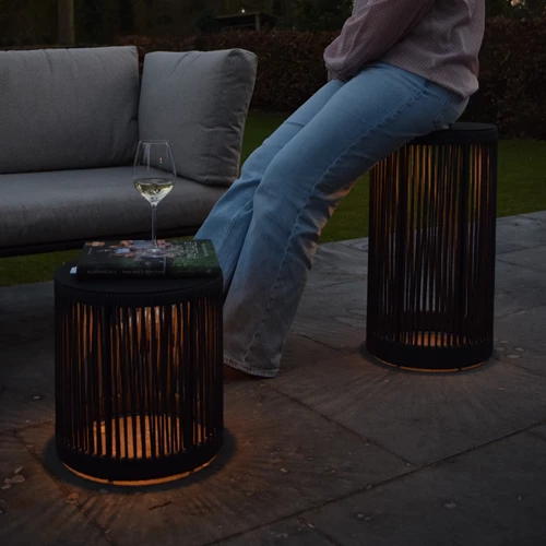 Lucide PINGI - Lampadaire Rechargeable Intérieur/Extérieur - Batterie/Piles - Ø 33,5 cm - LED 3 StepDim - 1x3W 3000K - IP44 - Noir - ambiance 2